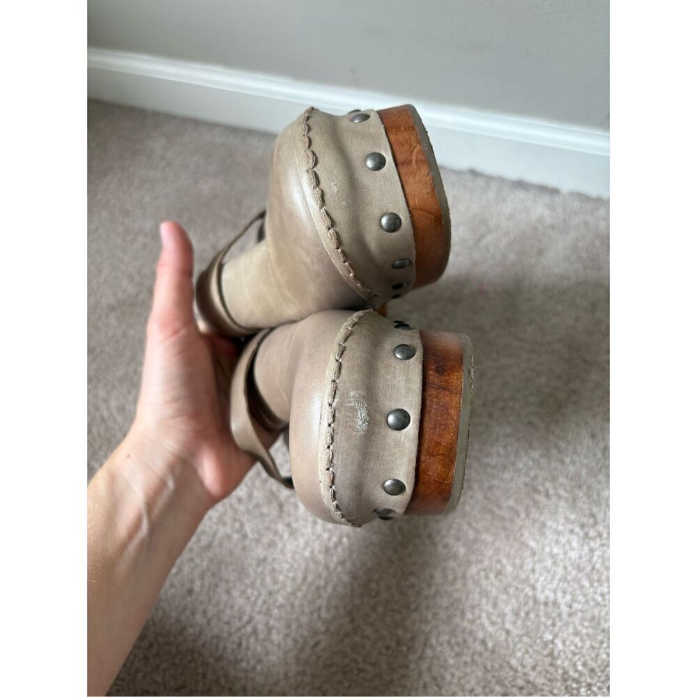 Free People Calabasas Tan Gray Chunky boho clogs Heels Studded - Picture 8 of 9